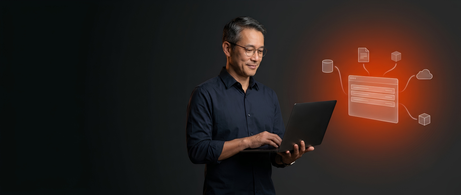 Homem de óculos usando um notebook ao lado de um painel luminoso conectado a ícones de banco de dados, documento, sobre fundo escuro.